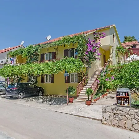 Appartement And Anita Vrboska